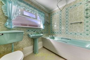 bathroom- click for photo gallery